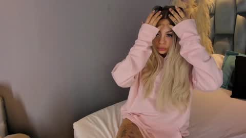 KatheGomez  online show from 12.24.24