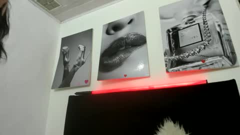 Snapshot of katherine_blair chatting on 04.10.26 katherine_blair online show from 04.10.26