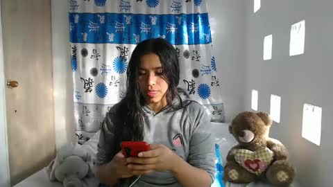  K A T H I E  online show from 02.25.25