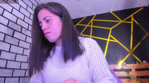 Paola online show from 12.03.24