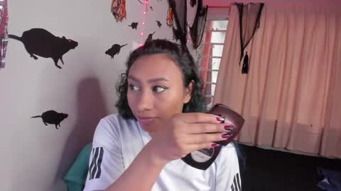 Snapshot of katia606424 chatting on 10.31.25 Katia online show from 10.31.25