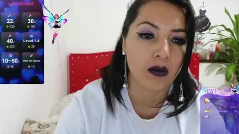 Snapshot of katia_collins chatting on 02.19.25 Katia collins online show from 02.19.25