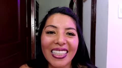 Snapshot of katia_collins chatting on 09.08.25 Katia collins online show from 09.08.25
