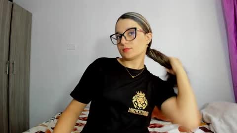 Snapshot of katia_foxx chatting on 01.25.25 Khaterine online show from 01.25.25