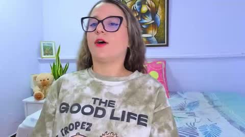 Snapshot of katia_foxx chatting on 09.17.25 Khaterine online show from 09.17.25