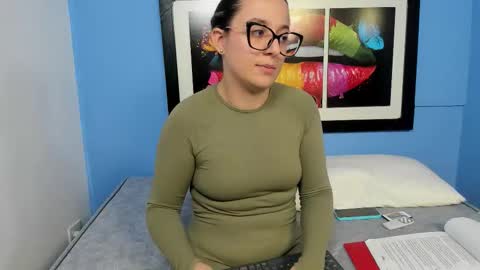 Snapshot of katia_foxx chatting on 10.28.25 Khaterine online show from 10.28.25