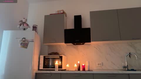 Snapshot of katie________ chatting on 10.16.25 Katienext stream  online show from 10.16.25