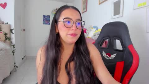 katie_bell_ online show from 09.12.25