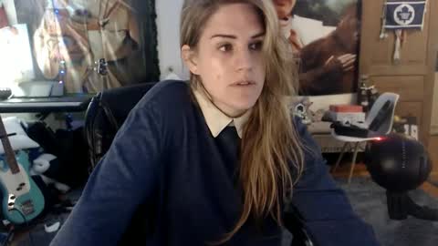 Snapshot of katiecutie_5 chatting on 12.12.24 Katie online show from 12.12.24