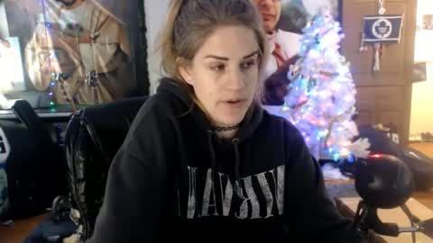 Snapshot of katiecutie_5 chatting on 01.01.25 Katie online show from 01.01.25