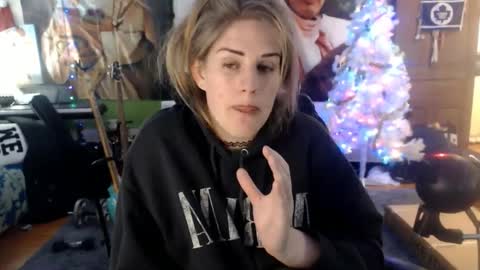 Snapshot of katiecutie_5 chatting on 01.01.25 Katie online show from 01.01.25