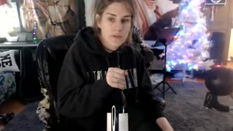 Snapshot of katiecutie_5 chatting on 01.08.25 Katie online show from 01.08.25