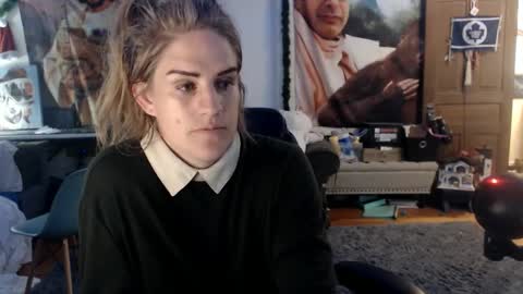 Snapshot of katiecutie_5 chatting on 09.17.25 Katie online show from 09.17.25