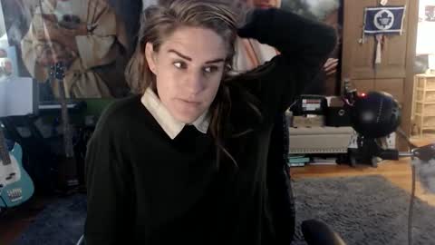 Snapshot of katiecutie_5 chatting on 10.15.25 Katie online show from 10.15.25