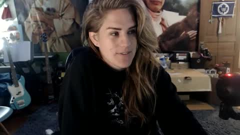 Snapshot of katiecutie_5 chatting on 10.16.25 Katie online show from 10.16.25