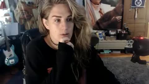 Snapshot of katiecutie_5 chatting on 10.22.25 Katie online show from 10.22.25