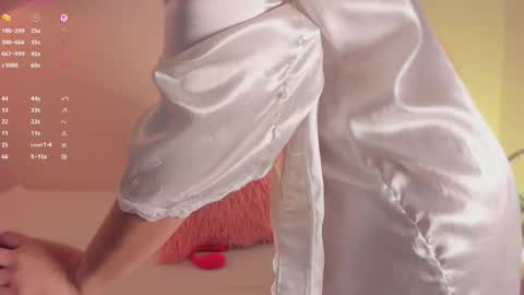 Snapshot of katiepeach_ chatting on 10.06.25 Katy IGPeach kat666 online show from 10.06.25