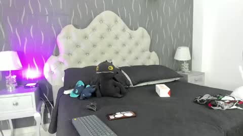 Snapshot of katierouge chatting on 12.26.24 Katie online show from 12.26.24