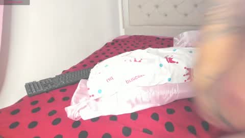 Snapshot of katitaluxury_hot chatting on 06.03.26 katitaluxury_hot online show from 06.03.26