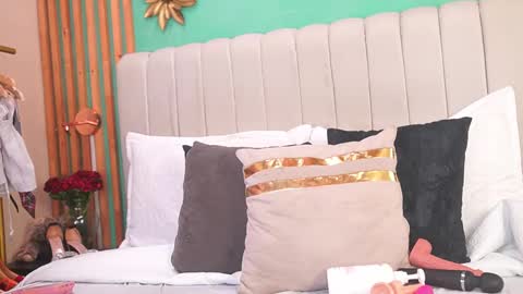 K A T L Y N  online show from 11.01.25