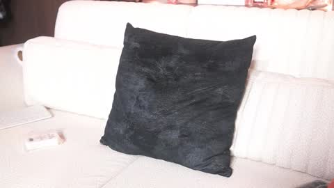 K A T L Y N  online show from 01.15.26