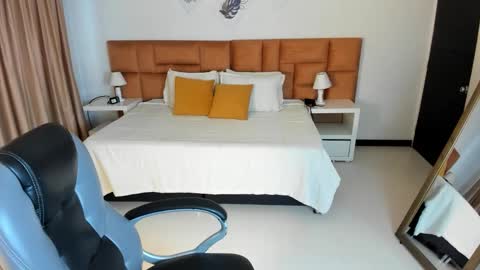 Katnia and Marcuz online show from 10.05.25