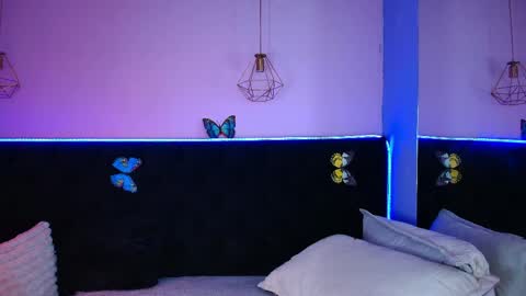 Snapshot of katniss_lovee_ chatting on 04.08.26 .... Katniss .... online show from 04.08.26