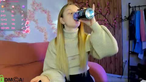 Snapshot of katrina_bail chatting on 10.07.25 Katrina Bail online show from 10.07.25