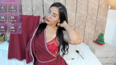 Snapshot of katrina_baurii chatting on 12.17.24 katrina online show from 12.17.24