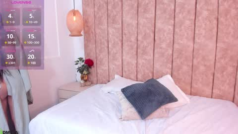 Snapshot of katrina_baurii chatting on 02.05.25 katrina online show from 02.05.25