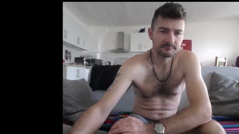 Snapshot of katsufr chatting on 09.10.25 demyx online show from 09.10.25