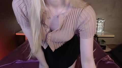 Snapshot of katt_yy chatting on 09.19.25 katt_yy online show from 09.19.25