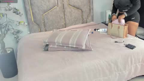 Katerine online show from 11.10.25