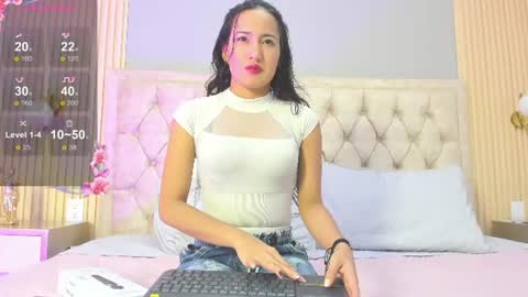 Snapshot of katty_cute19 chatting on 07.22.26 katty_cute19 online show from 07.22.26