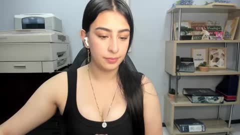 Snapshot of katty_love01 chatting on 09.10.25 katty_love01 online show from 09.10.25