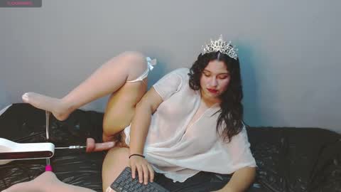 Snapshot of katty_loveless chatting on 09.11.25 Katty Loveless online show from 09.11.25