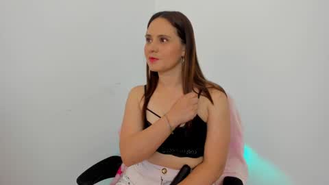 Snapshot of katty_rios1 chatting on 10.14.25 Katty online show from 10.14.25