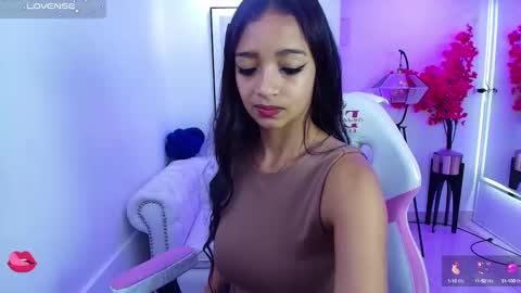 Snapshot of katty_rounds chatting on 10.07.25 katty_rounds online show from 10.07.25