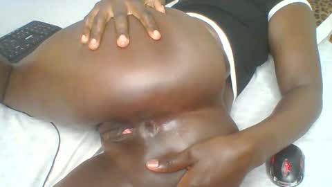 Snapshot of kattysexy2 chatting on 10.20.25 kattyse online show from 10.20.25