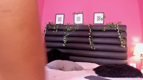 katy_contreras online show from 12.31.24