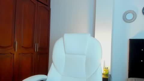 Snapshot of katyajhonss chatting on 11.20.25 KATYAJHONSS online show from 11.20.25