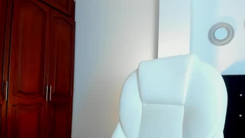 KATYAJHONSS online show from 03.31.26