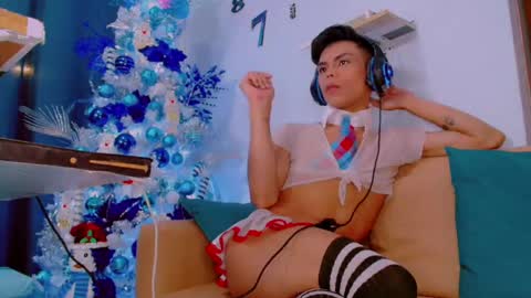 Snapshot of katykennex chatting on 12.15.24 KATY online show from 12.15.24