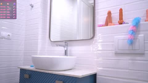 Mia  Lovense is active Private is Open online show from 01.29.25