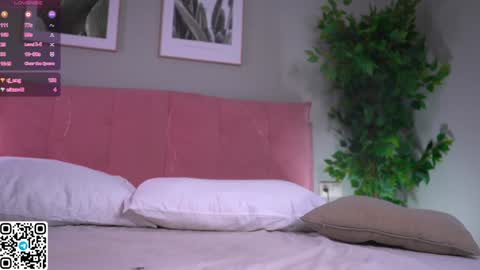 Mia  Lovense is active Private is Open online show from 01.29.25