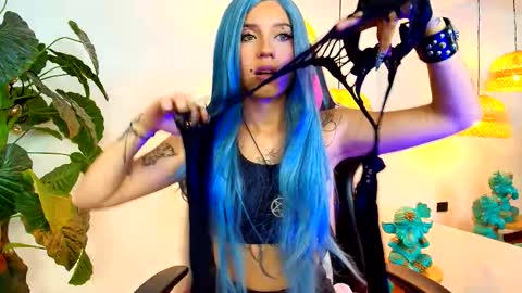 Snapshot of katyusha_3 chatting on 10.22.25 Katyusha 3 online show from 10.22.25