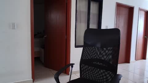 Snapshot of kaurilop chatting on 12.30.24 Kauri Lop online show from 12.30.24