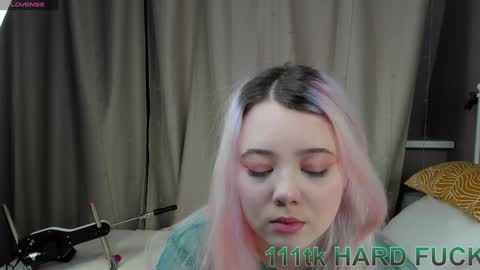 Snapshot of kawaii_yuki chatting on 12.30.24 Yuki online show from 12.30.24