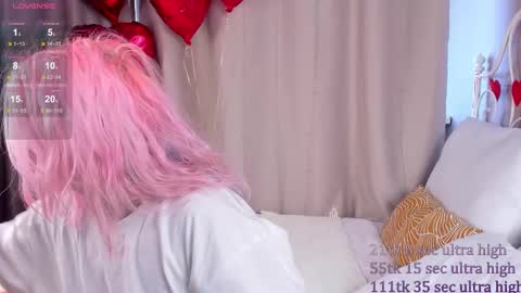Snapshot of kawaii_yuki chatting on 02.14.25 Yuki online show from 02.14.25