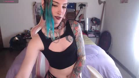 luna   online show from 11.06.25